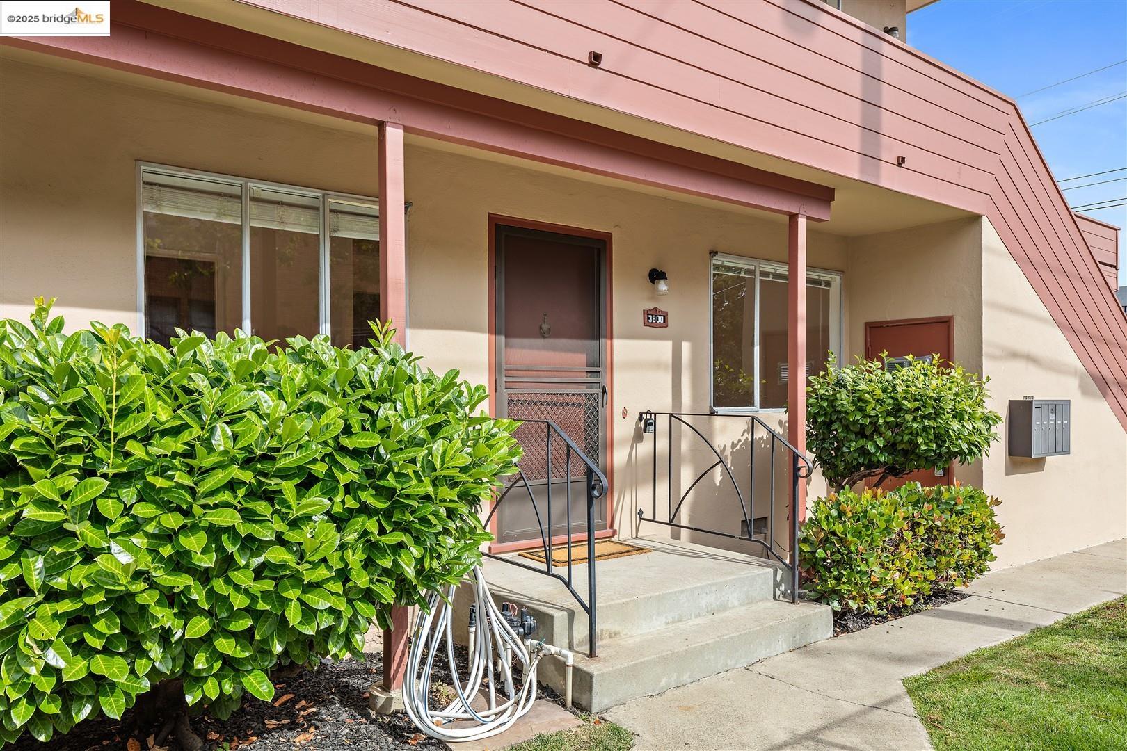 3802 Shafter Ave, Oakland, California 94609, ,Residential Income,For Sale,3802 Shafter Ave,41106602