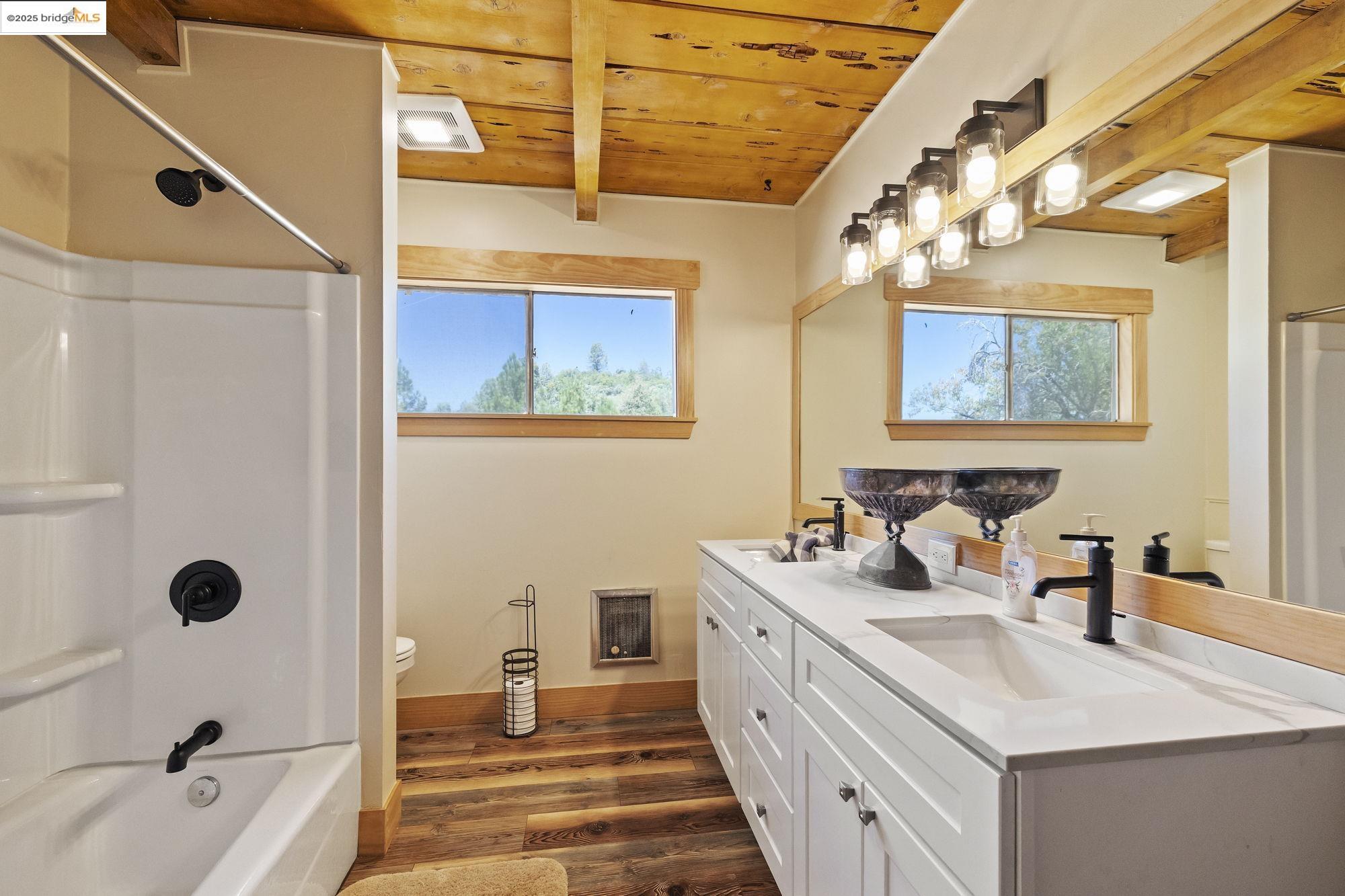5572 Darby Ln, Murphys, California 95247, 5 Bedrooms Bedrooms, 5 Rooms Rooms,3 BathroomsBathrooms,Residential,For Sale,5572 Darby Ln,41106603