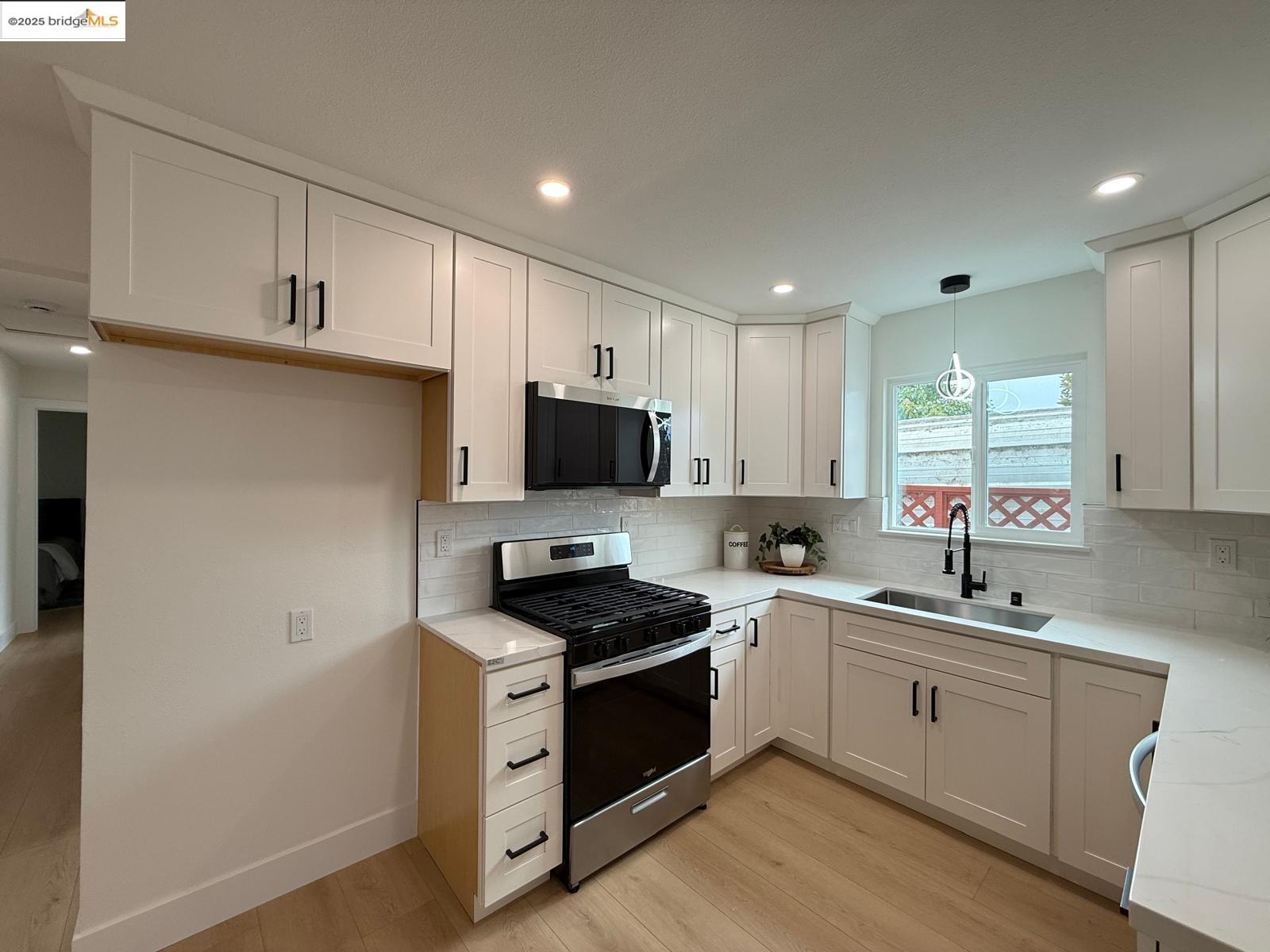 1976 Van Ness St, San Pablo, California 94806, 3 Bedrooms Bedrooms, 6 Rooms Rooms,2 BathroomsBathrooms,Residential,For Sale,1976 Van Ness St,41106604