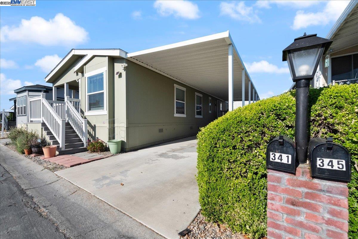 Detail Gallery Image 2 of 44 For 341 Vista Del Rio, Pacheco,  CA 94553 - 3 Beds | 2 Baths
