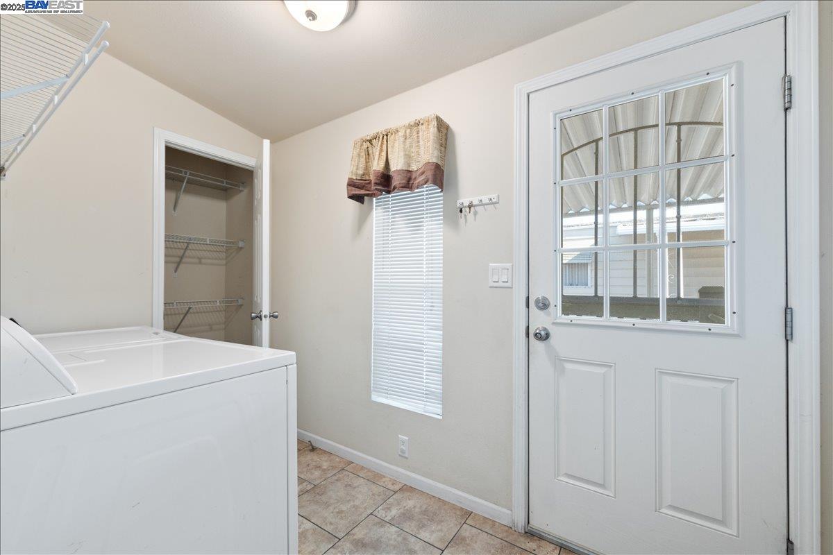 Detail Gallery Image 11 of 44 For 341 Vista Del Rio, Pacheco,  CA 94553 - 3 Beds | 2 Baths