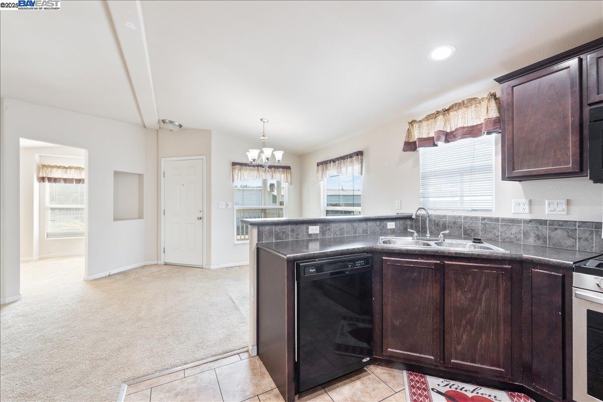 Detail Gallery Image 6 of 44 For 341 Vista Del Rio, Pacheco,  CA 94553 - 3 Beds | 2 Baths