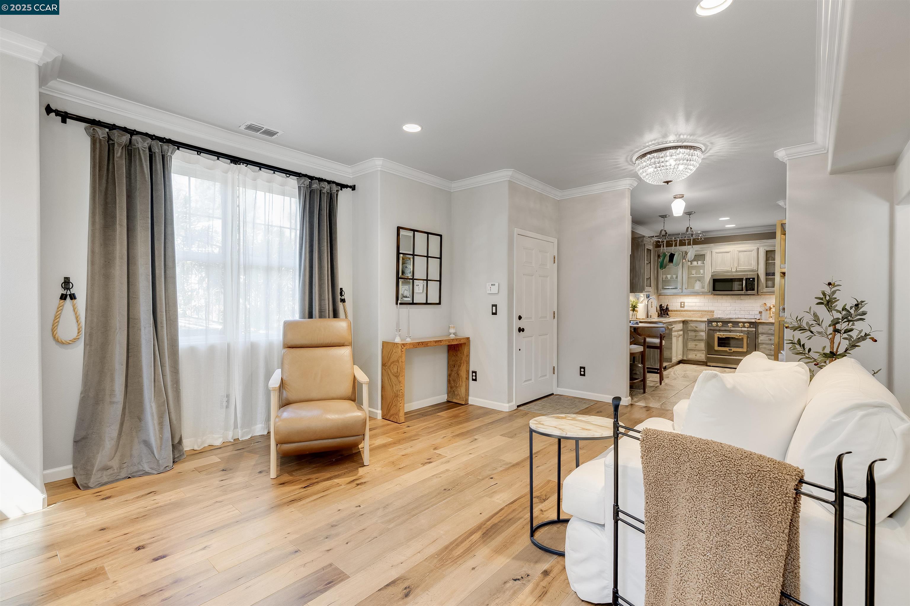 Photo #3: 41106606 Listing 