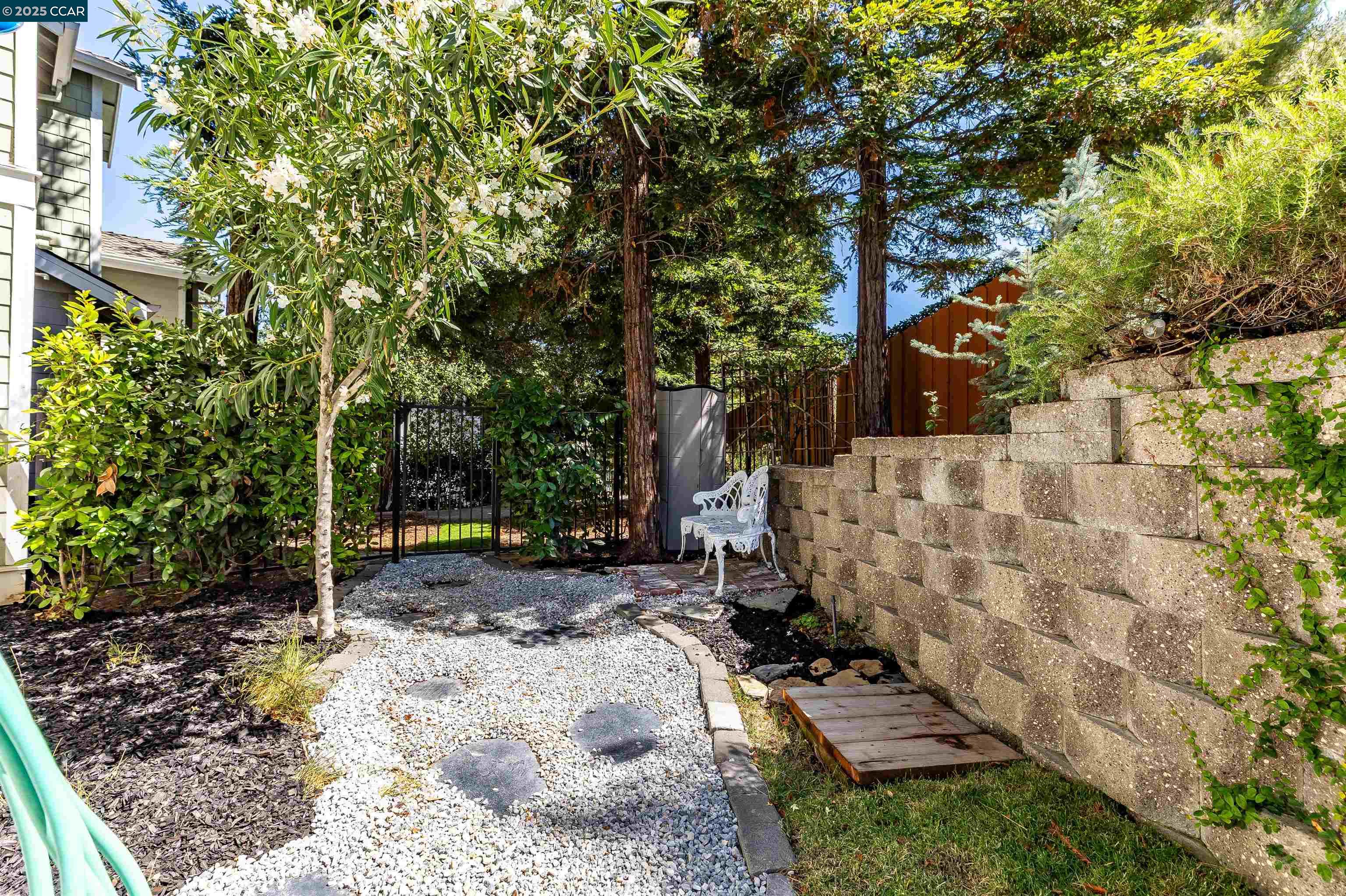Detail Gallery Image 23 of 28 For 230 El Pinto, Danville,  CA 94526 - 2 Beds | 1 Baths