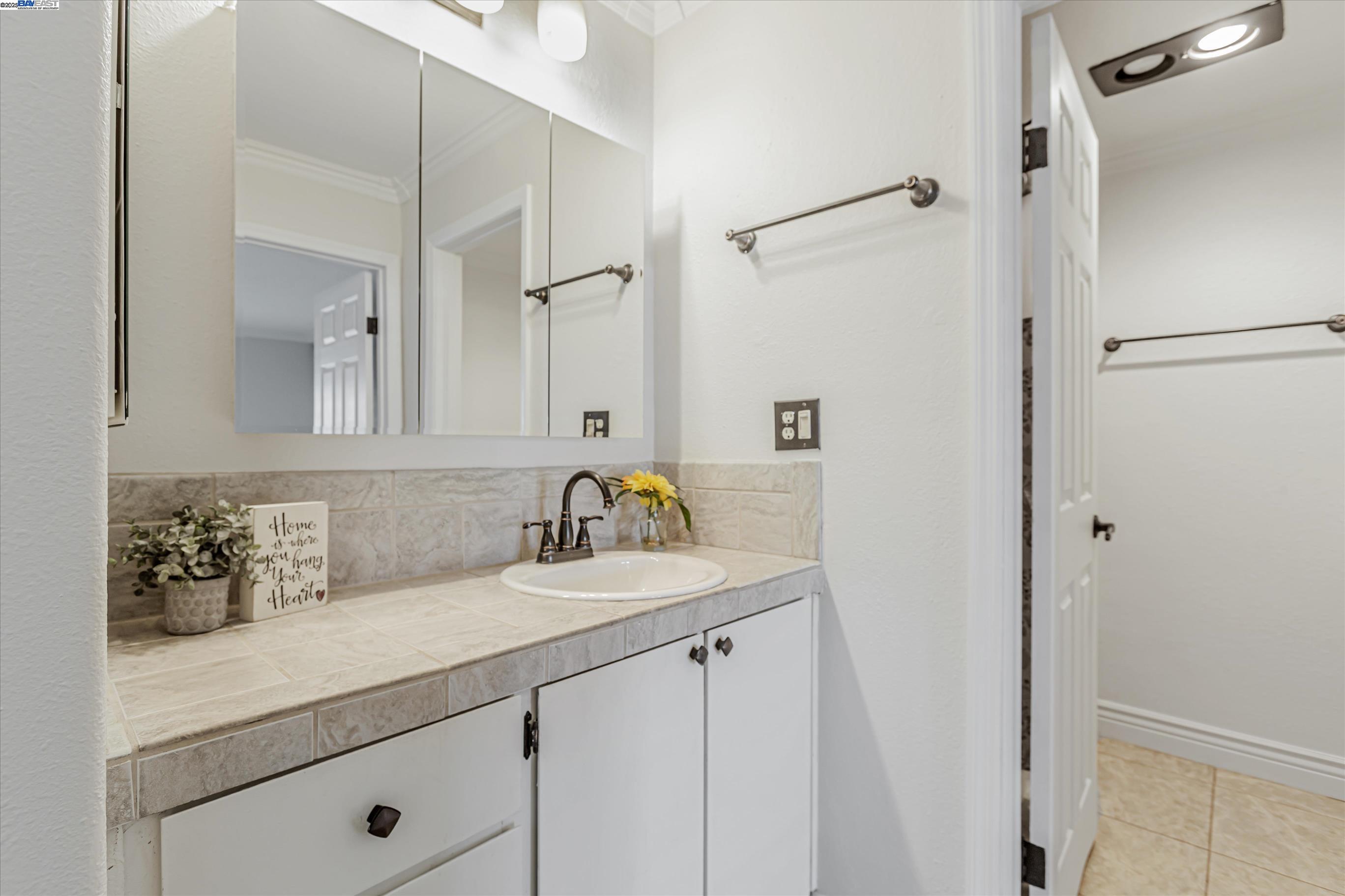 Photo #15: 41106612 Listing: Photo #15