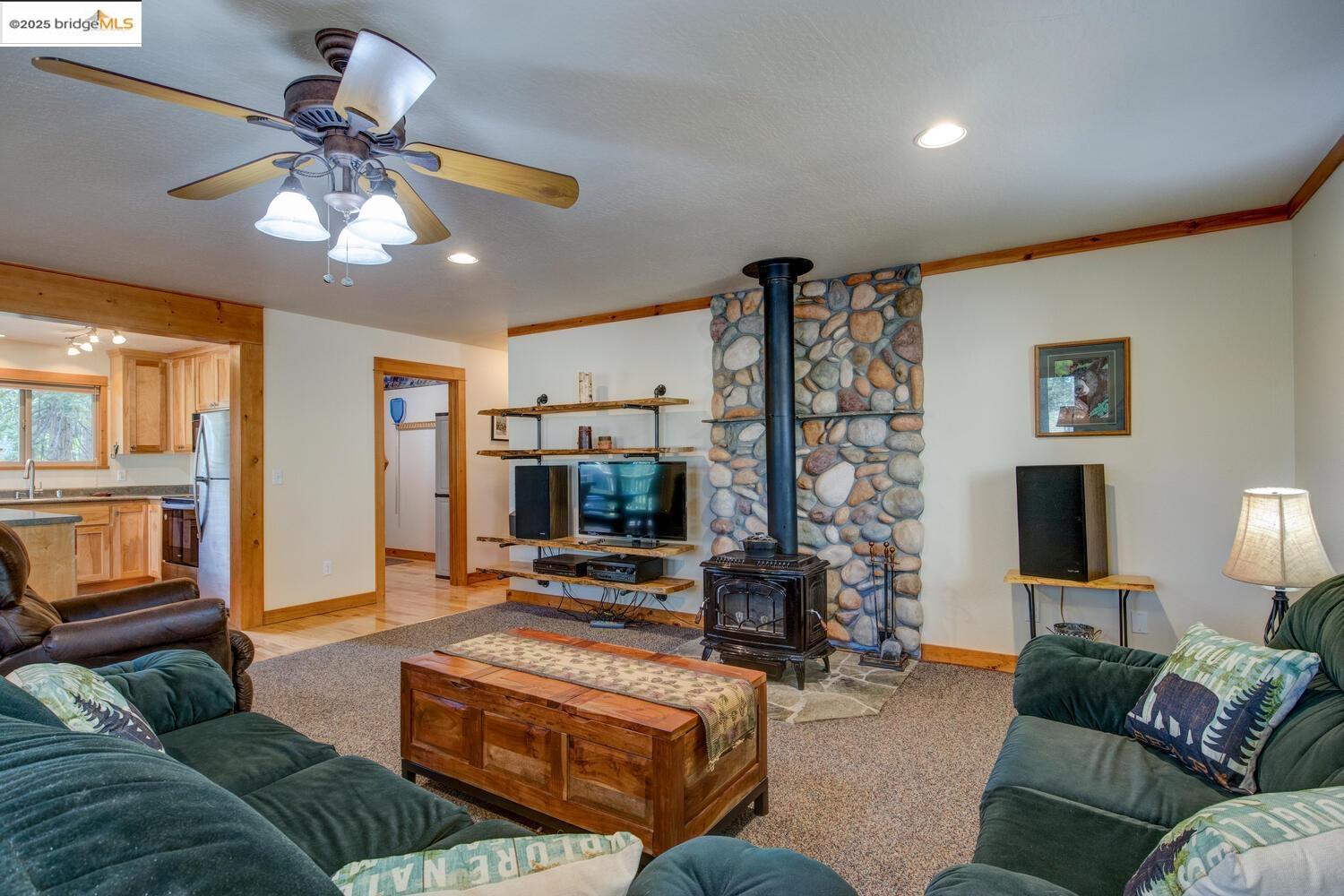 Detail Gallery Image 14 of 57 For 2110 Silverado Way, Arnold,  CA 95223 - 4 Beds | 2 Baths