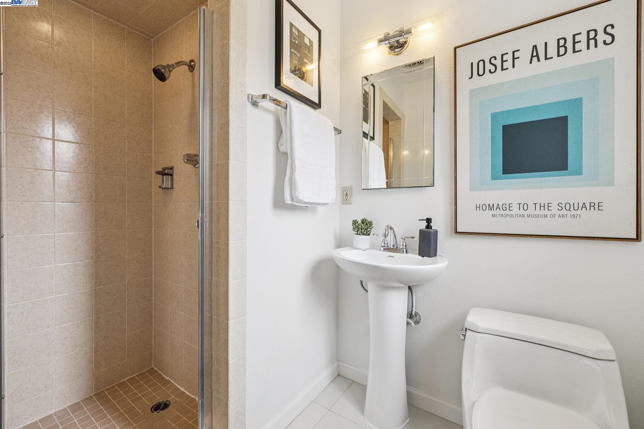 Detail Gallery Image 27 of 53 For 2025 Arrowhead Drive, Oakland,  CA 94611 - 4 Beds | 3 Baths