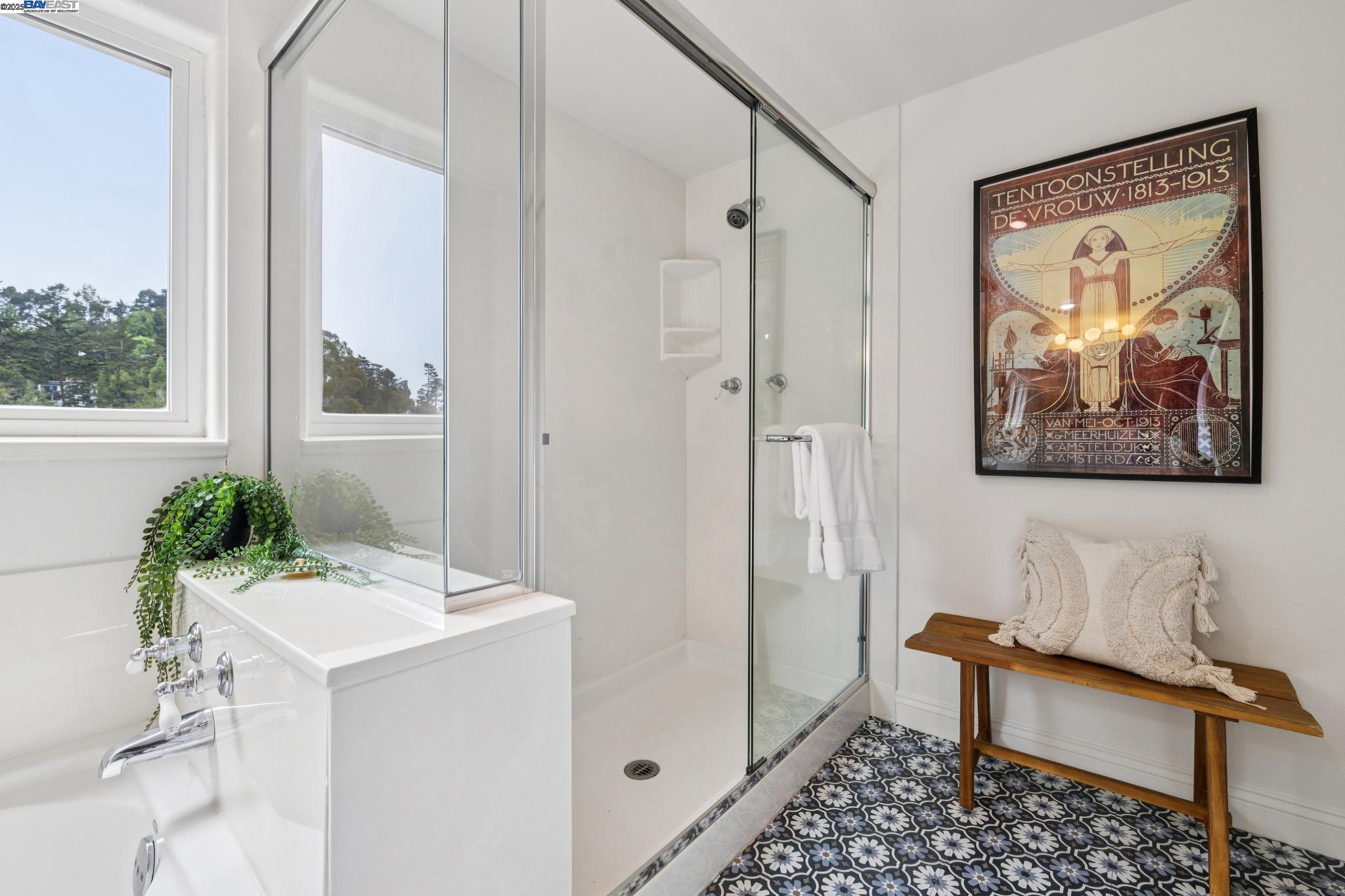 Detail Gallery Image 41 of 53 For 2025 Arrowhead Drive, Oakland,  CA 94611 - 4 Beds | 3 Baths