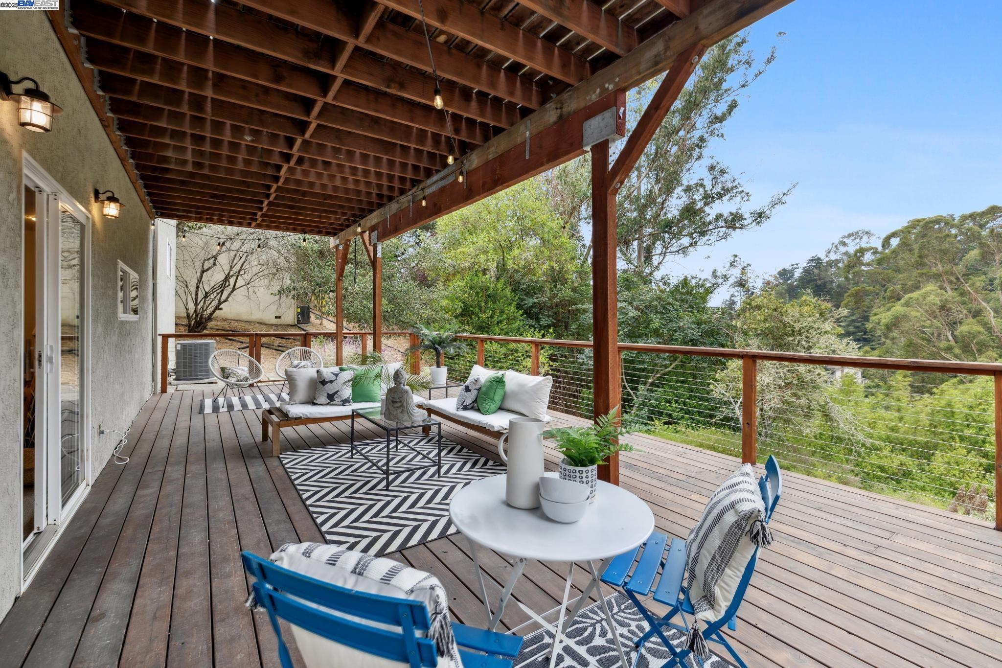 Detail Gallery Image 45 of 53 For 2025 Arrowhead Drive, Oakland,  CA 94611 - 4 Beds | 3 Baths