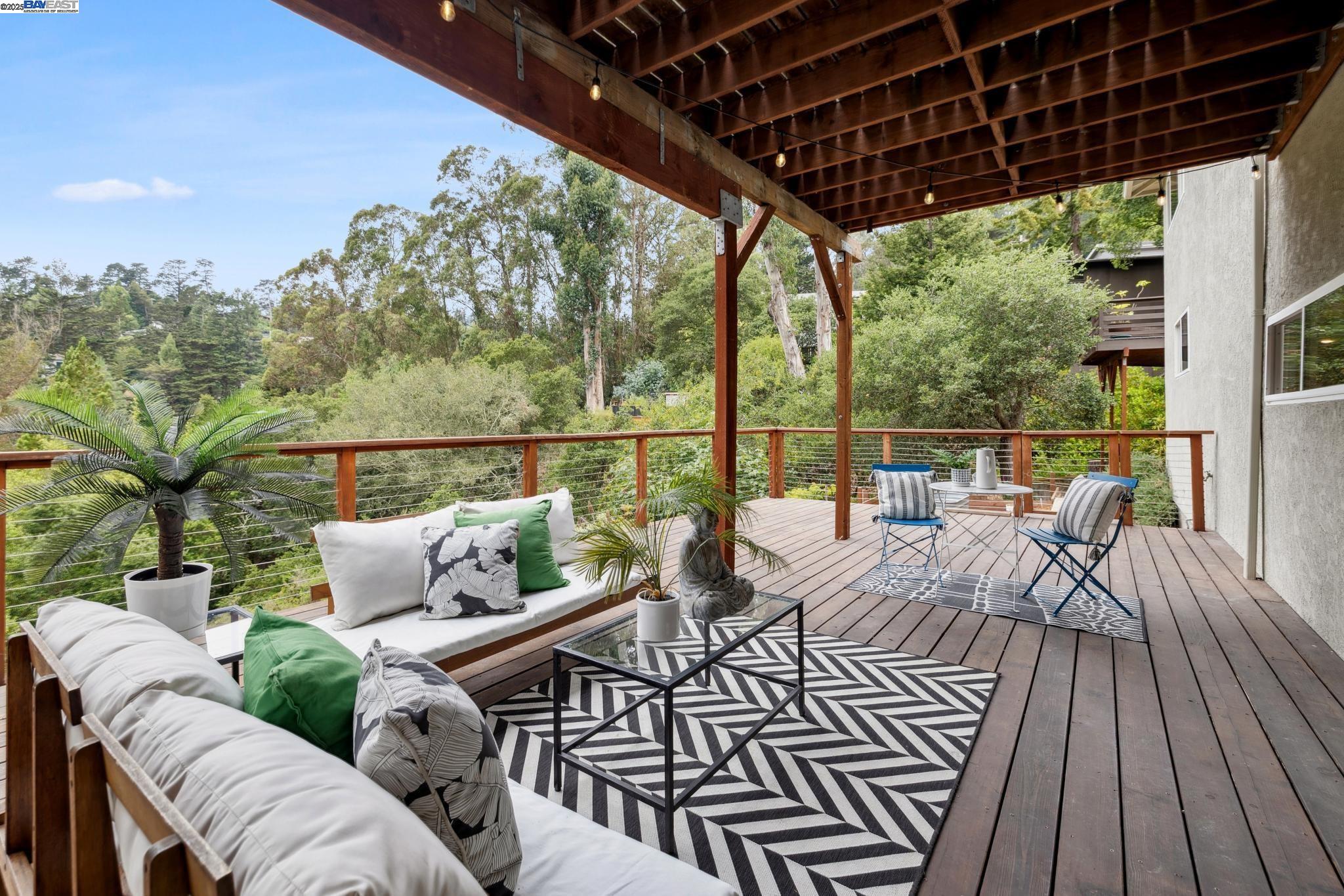 Detail Gallery Image 46 of 53 For 2025 Arrowhead Drive, Oakland,  CA 94611 - 4 Beds | 3 Baths