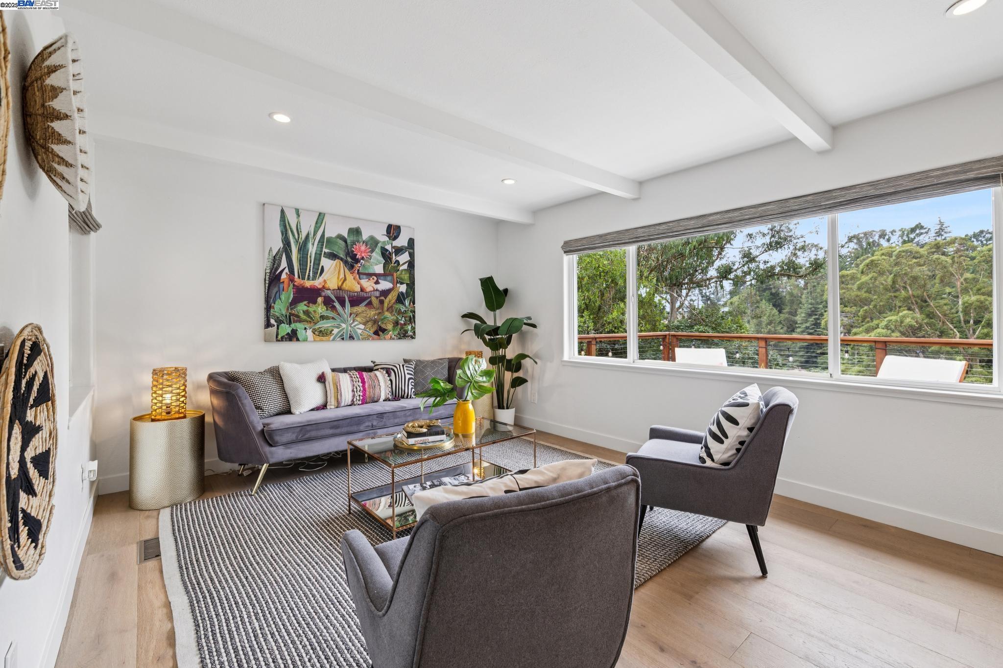 Detail Gallery Image 8 of 53 For 2025 Arrowhead Drive, Oakland,  CA 94611 - 4 Beds | 3 Baths
