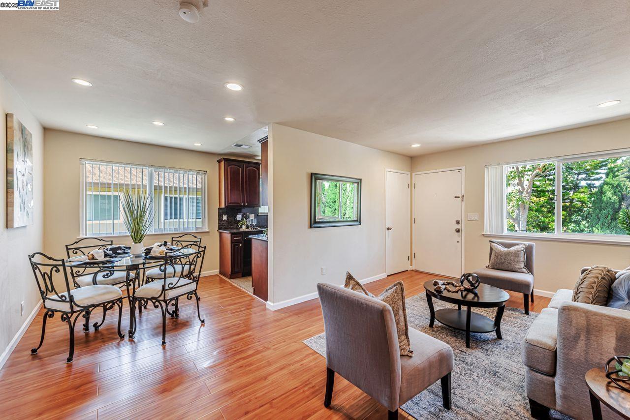 Photo #2: 41106623 Listing 
