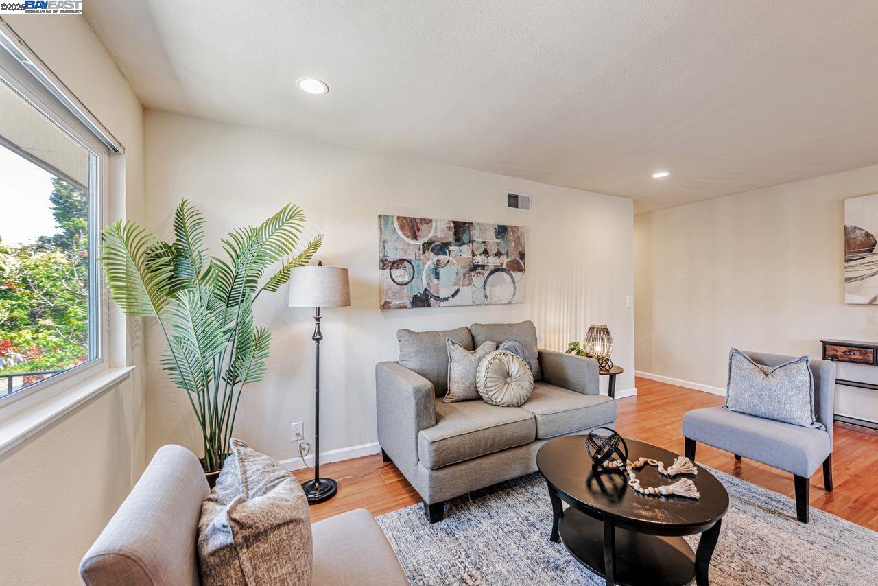 Photo #3: 41106623 Listing 