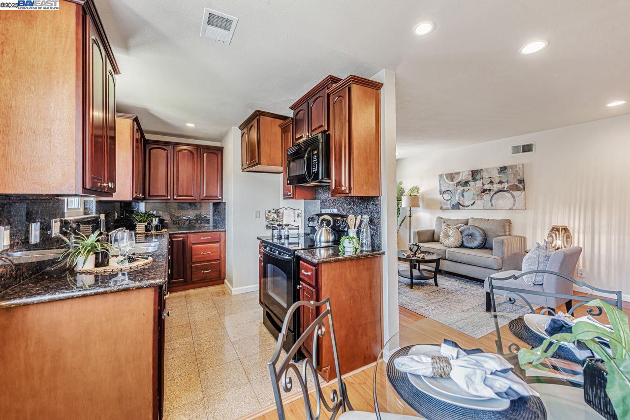 Photo #8: 41106623 Listing: Photo #8