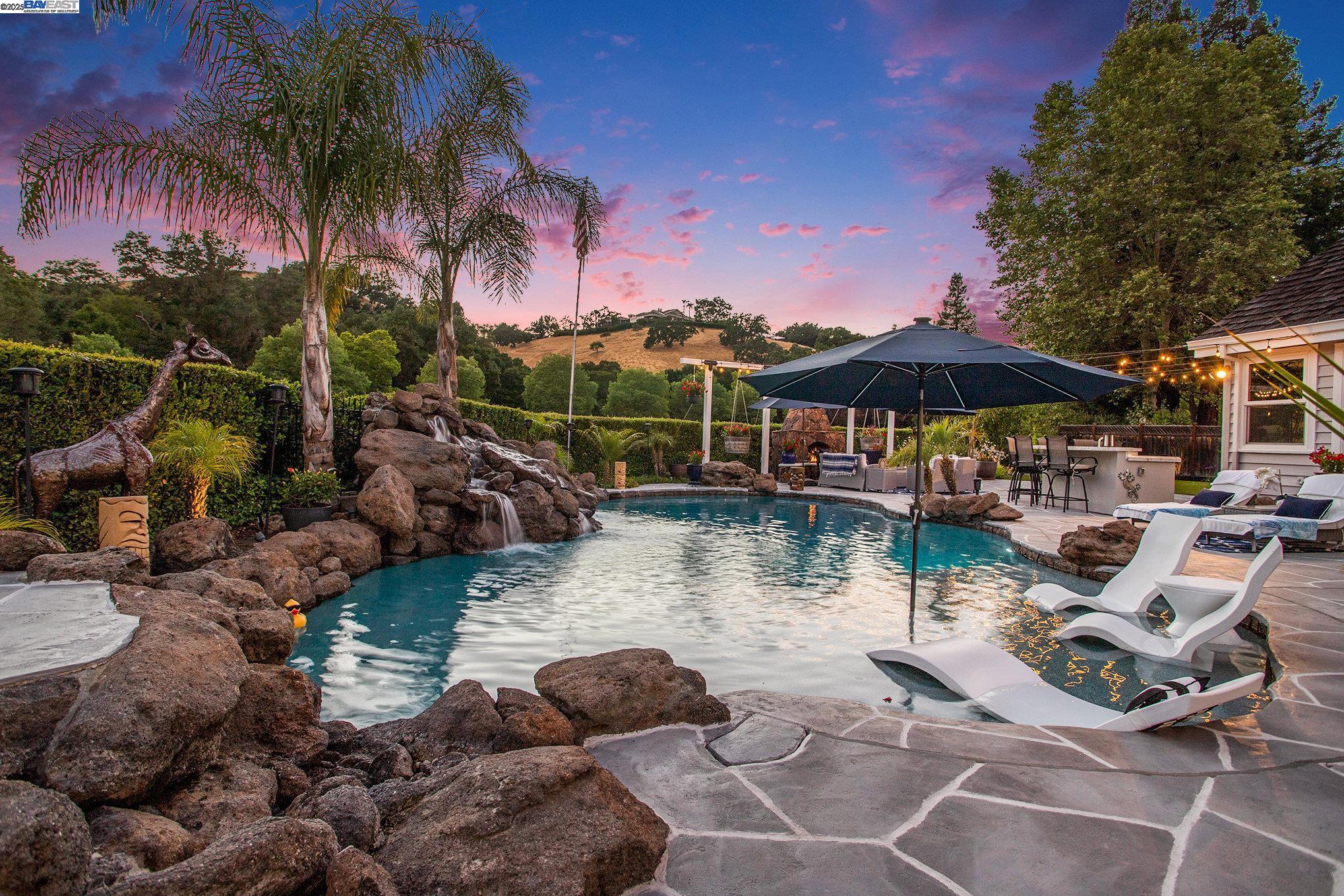 Detail Gallery Image 2 of 57 For 91 Red Cypress Ct, Danville,  CA 94506 - 4 Beds | 4/1 Baths