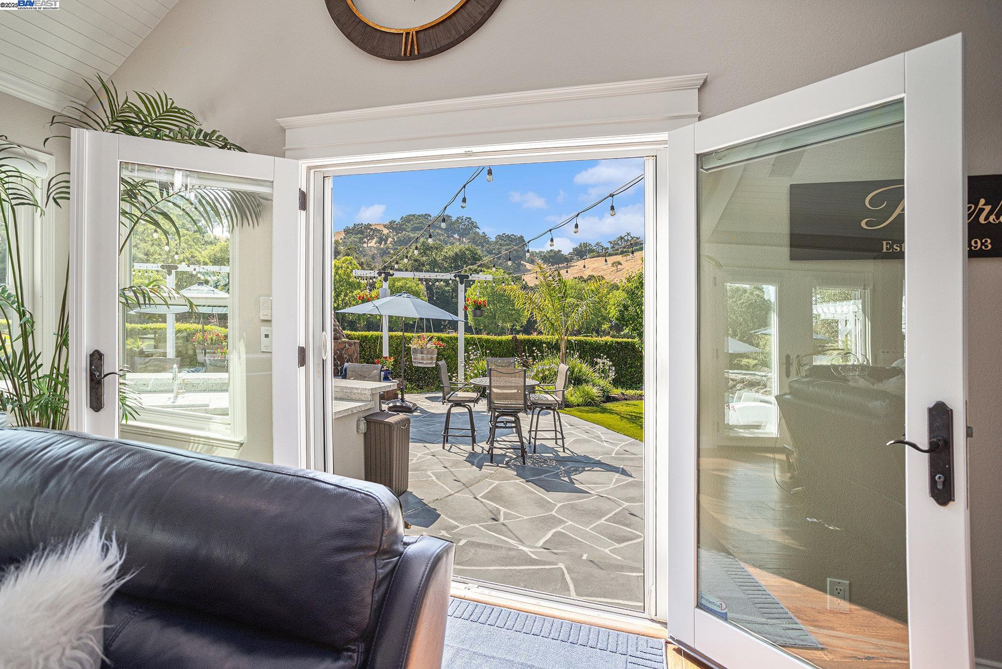 Detail Gallery Image 13 of 57 For 91 Red Cypress Ct, Danville,  CA 94506 - 4 Beds | 4/1 Baths