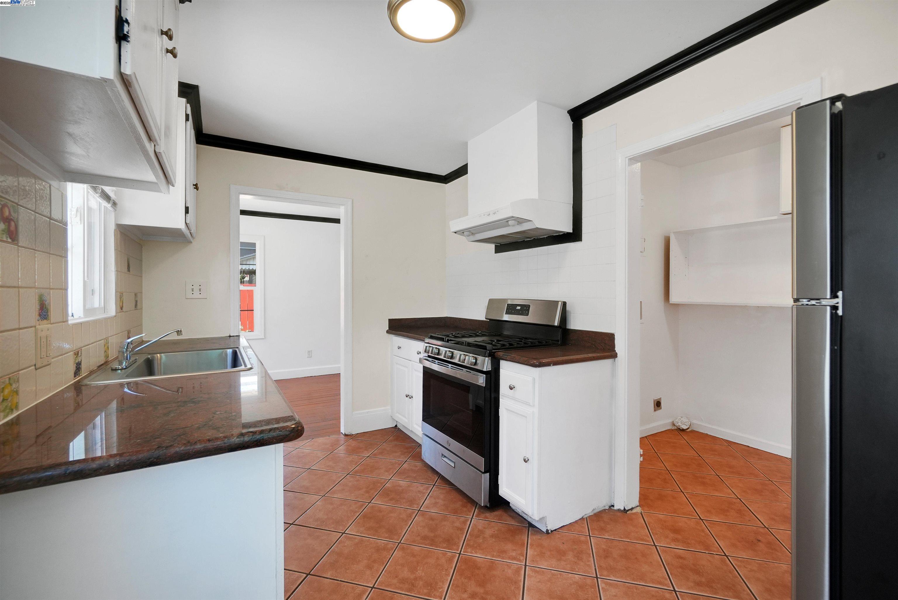 Detail Gallery Image 14 of 55 For 6133 Seminary Ave, Oakland,  CA 94605 - – Beds | – Baths