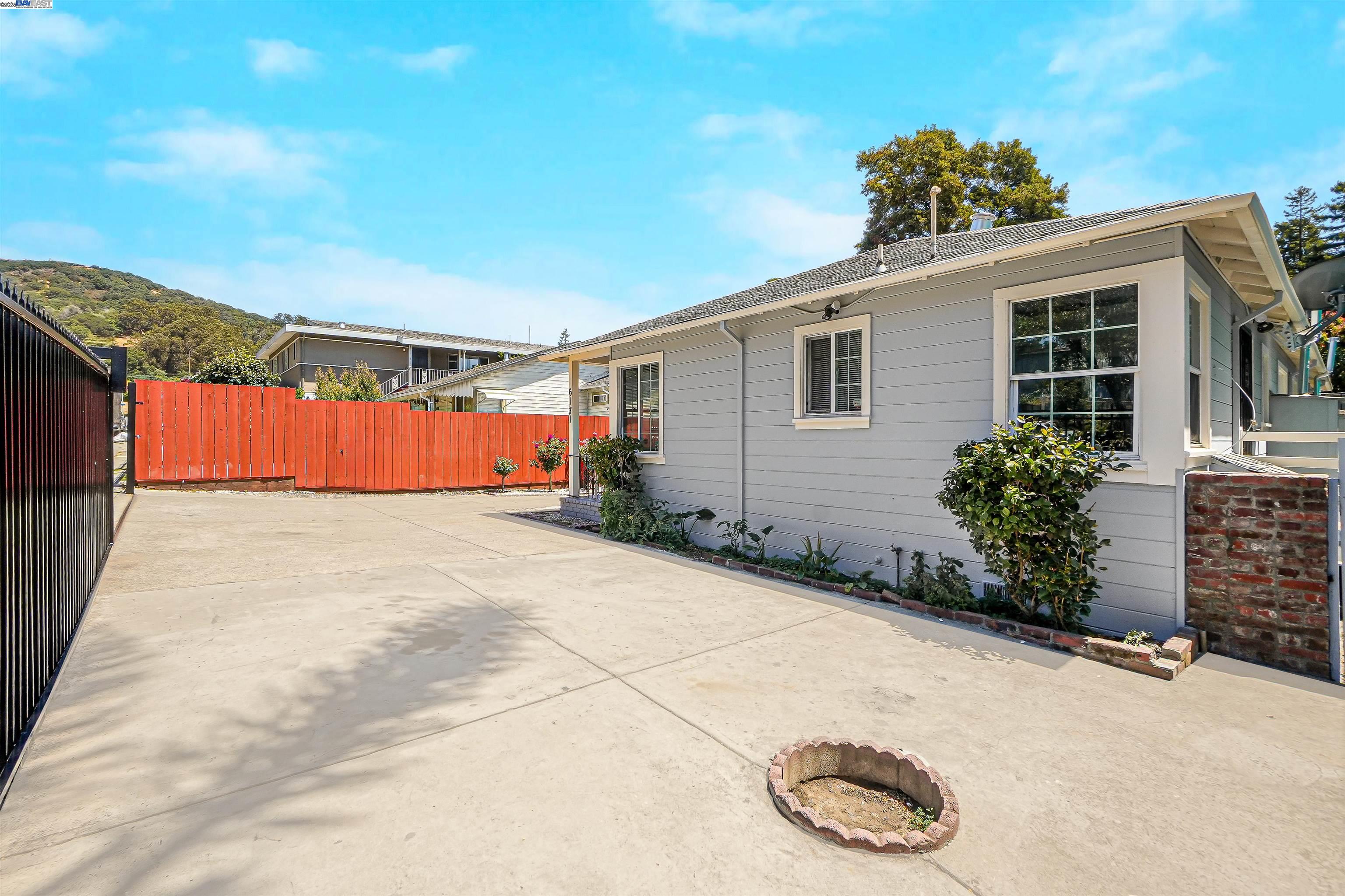Detail Gallery Image 4 of 55 For 6133 Seminary Ave, Oakland,  CA 94605 - – Beds | – Baths