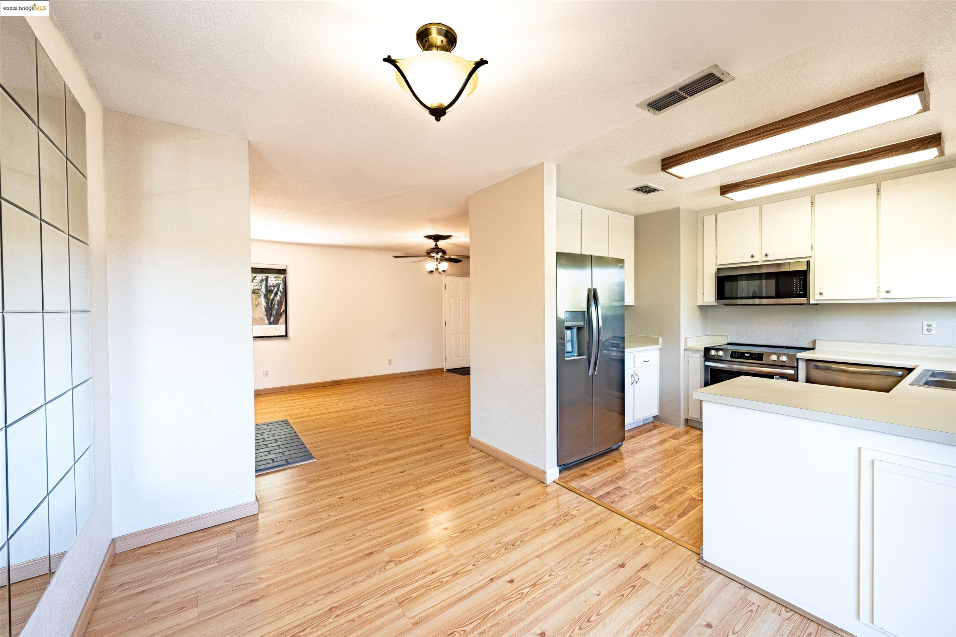 Photo #5: 41106629 Listing 