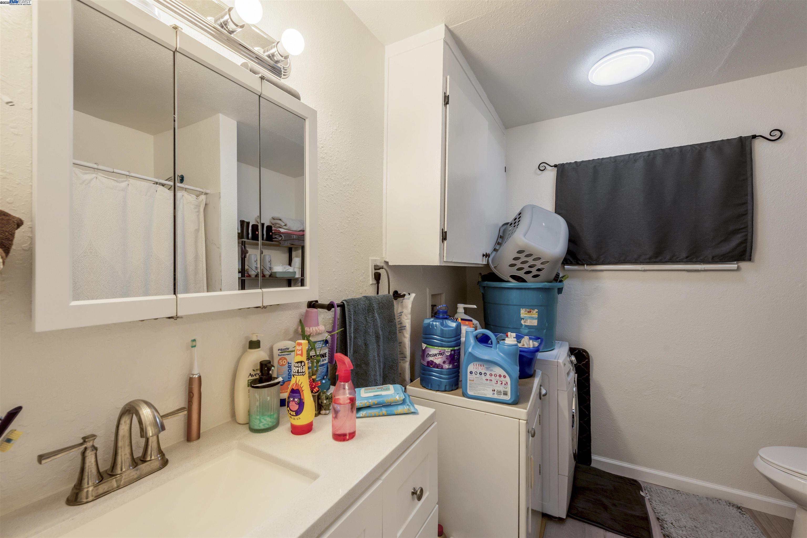 Detail Gallery Image 11 of 25 For 107 Catron Dr, Oakland,  CA 94603 - – Beds | – Baths