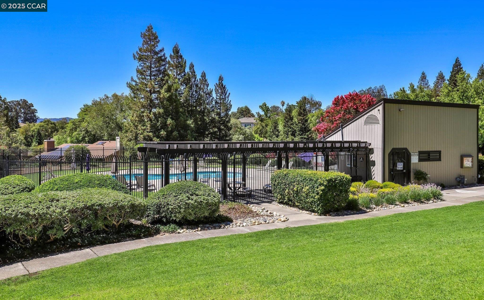 Photo #5: 41106631 Listing 