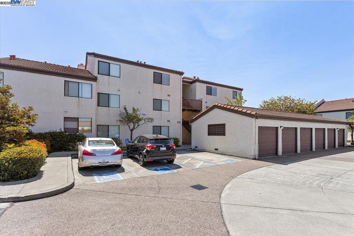 MLS: 41106643 Condo For Sale