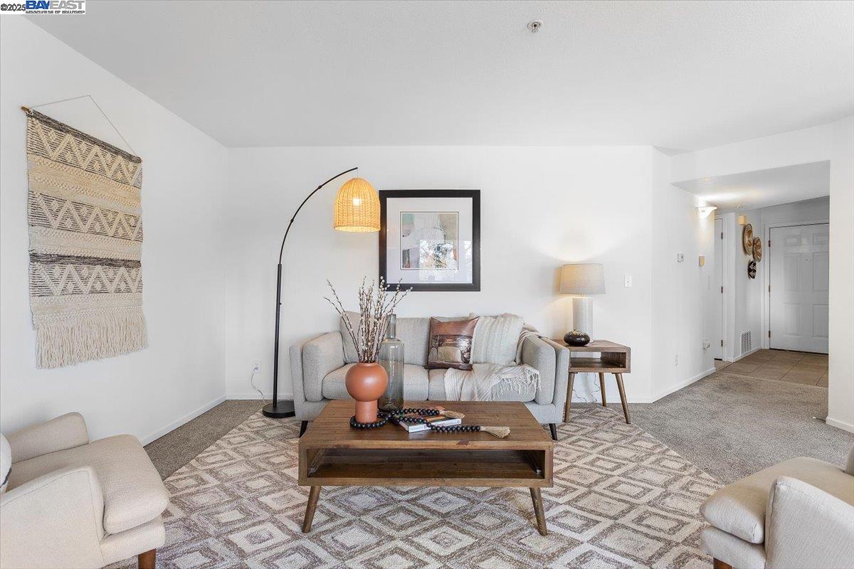 Detail Gallery Image 13 of 44 For 21103 Gary Dr #303,  Hayward,  CA 94546 - 2 Beds | 2 Baths