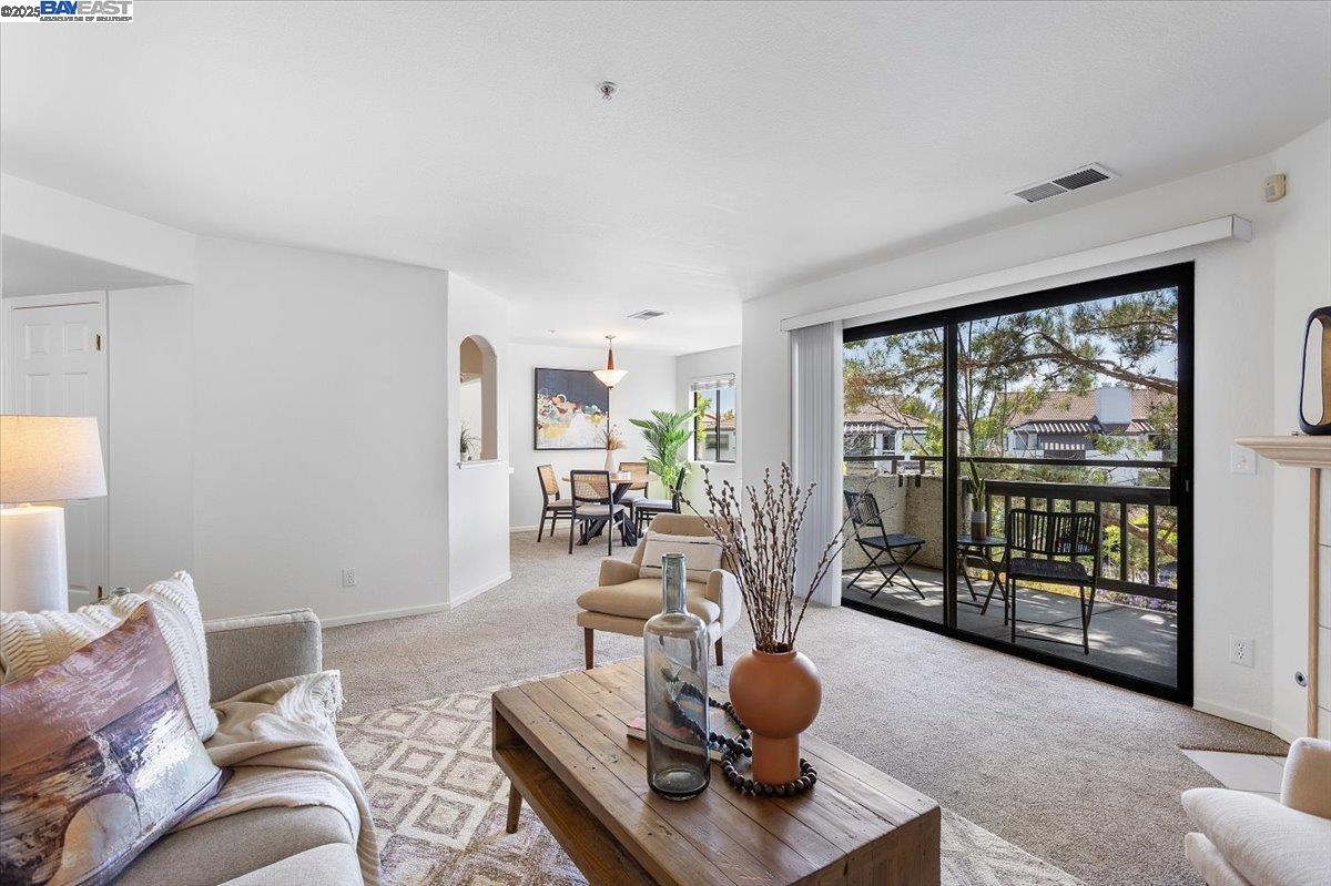 Detail Gallery Image 15 of 44 For 21103 Gary Dr #303,  Hayward,  CA 94546 - 2 Beds | 2 Baths