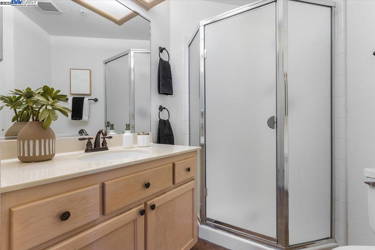 Detail Gallery Image 22 of 44 For 21103 Gary Dr #303,  Hayward,  CA 94546 - 2 Beds | 2 Baths