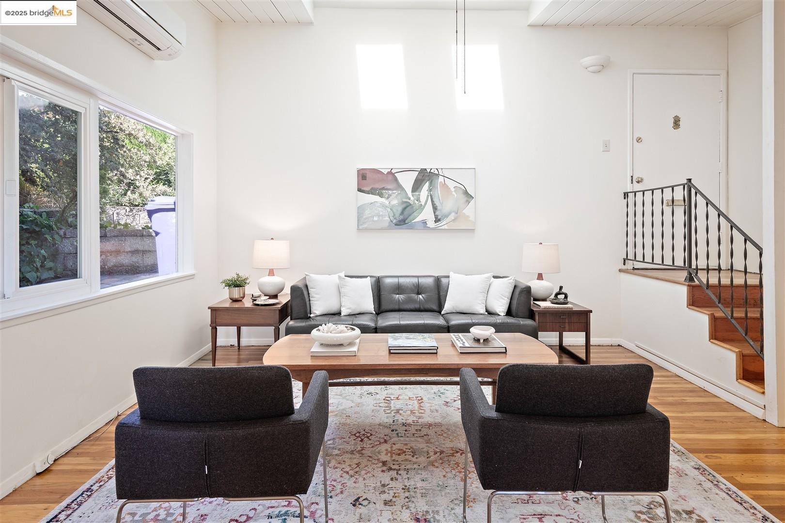 Detail Gallery Image 11 of 60 For 2871 Stephen Dr, Richmond,  CA 94803 - 5 Beds | 2 Baths