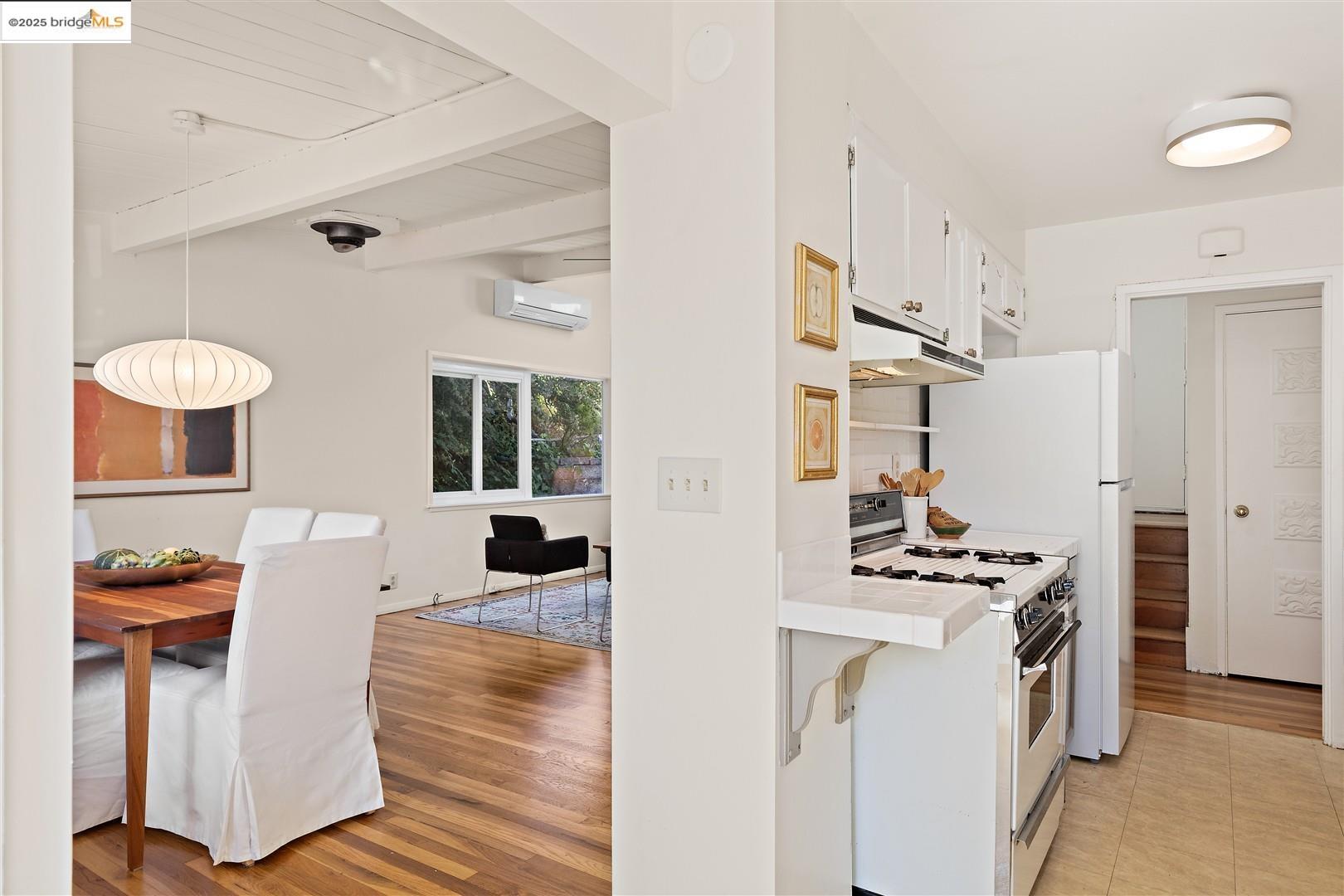 Detail Gallery Image 15 of 60 For 2871 Stephen Dr, Richmond,  CA 94803 - 5 Beds | 2 Baths