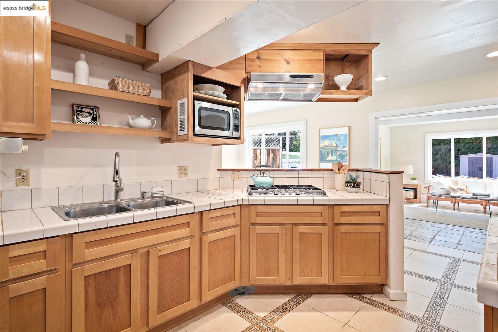 Detail Gallery Image 34 of 60 For 2871 Stephen Dr, Richmond,  CA 94803 - 5 Beds | 2 Baths