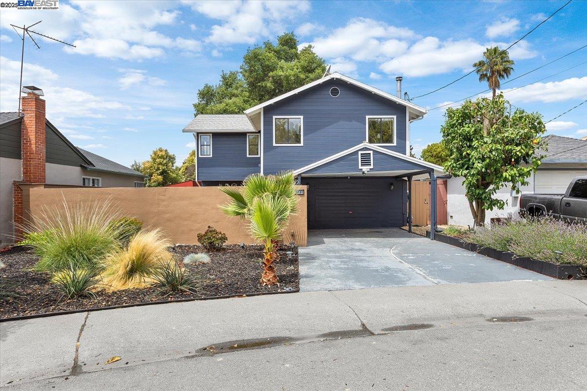 Detail Gallery Image 3 of 51 For 20101 Catalina Dr, Castro Valley,  CA 94546 - 4 Beds | 2 Baths