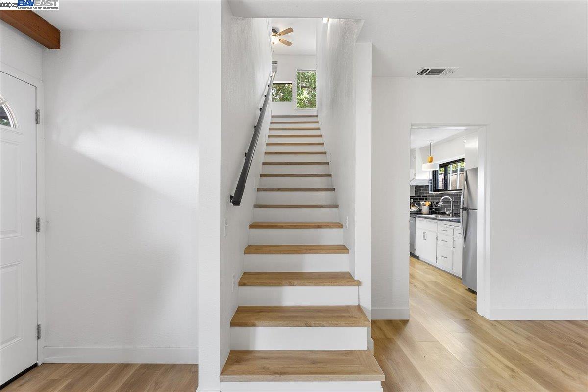 Detail Gallery Image 31 of 51 For 20101 Catalina Dr, Castro Valley,  CA 94546 - 4 Beds | 2 Baths