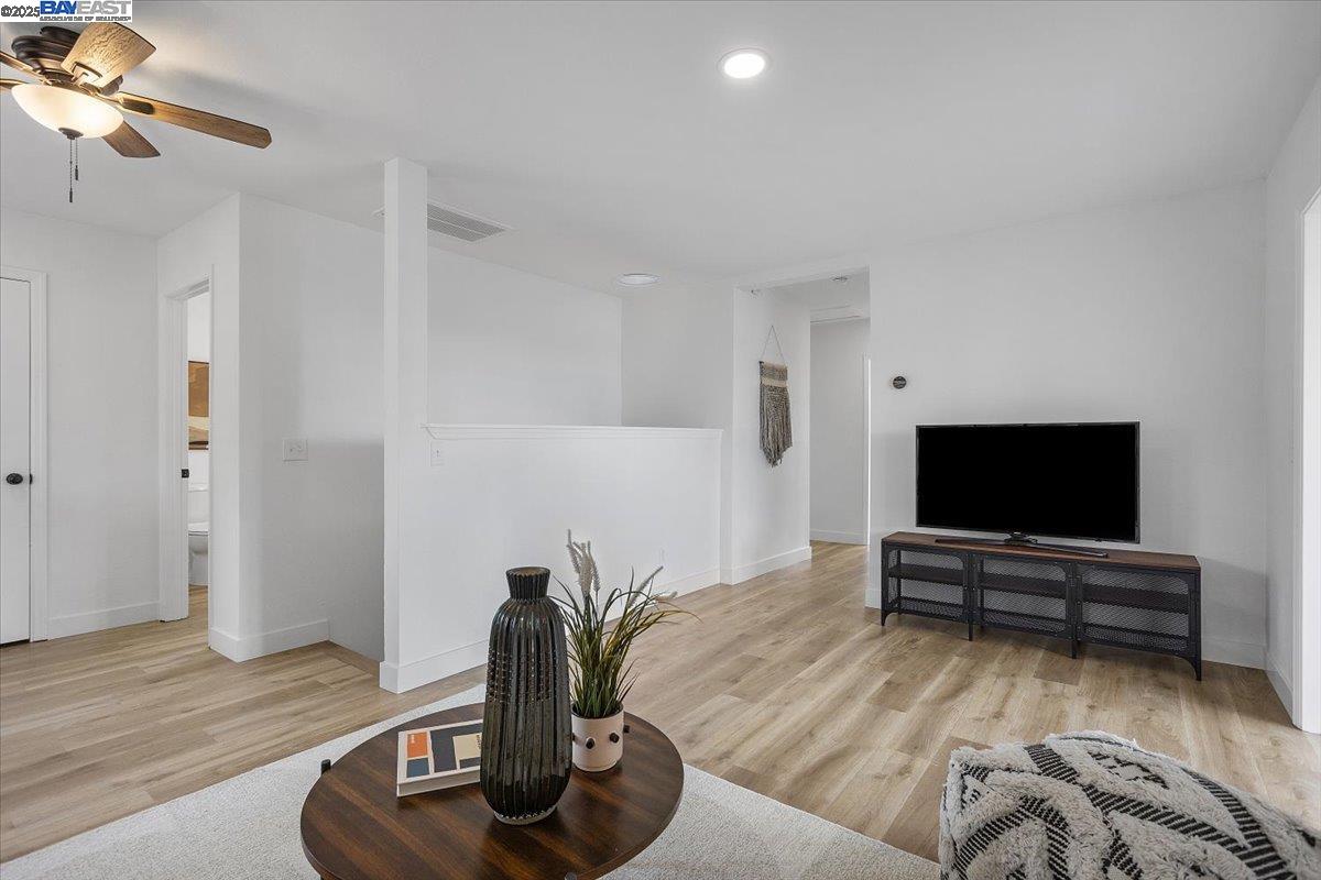 Detail Gallery Image 36 of 51 For 20101 Catalina Dr, Castro Valley,  CA 94546 - 4 Beds | 2 Baths