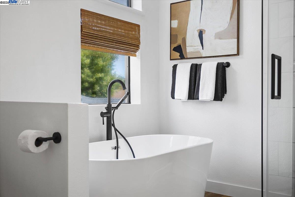 Detail Gallery Image 49 of 51 For 20101 Catalina Dr, Castro Valley,  CA 94546 - 4 Beds | 2 Baths