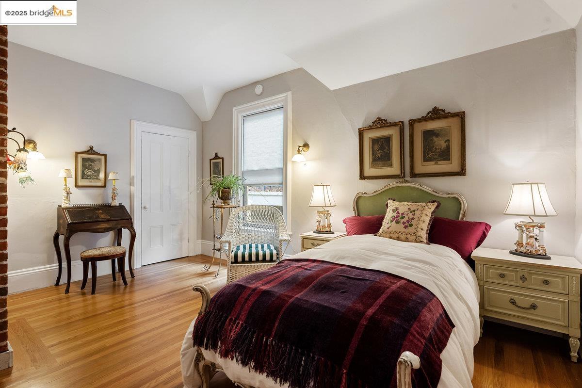 Detail Gallery Image 11 of 49 For 1924 7th Ave, Oakland,  CA 94606 - – Beds | – Baths