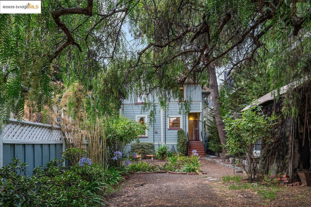 Detail Gallery Image 16 of 49 For 1924 7th Ave, Oakland,  CA 94606 - – Beds | – Baths