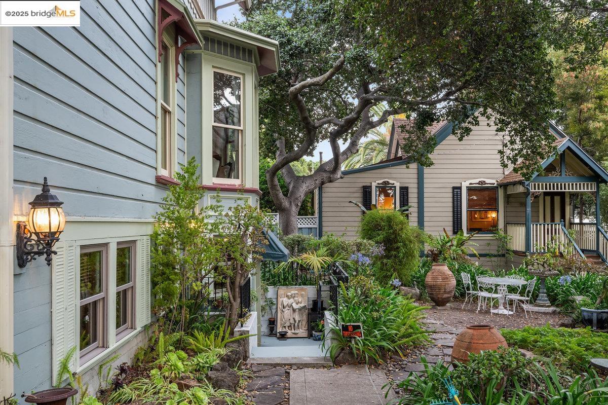 Detail Gallery Image 18 of 49 For 1924 7th Ave, Oakland,  CA 94606 - – Beds | – Baths