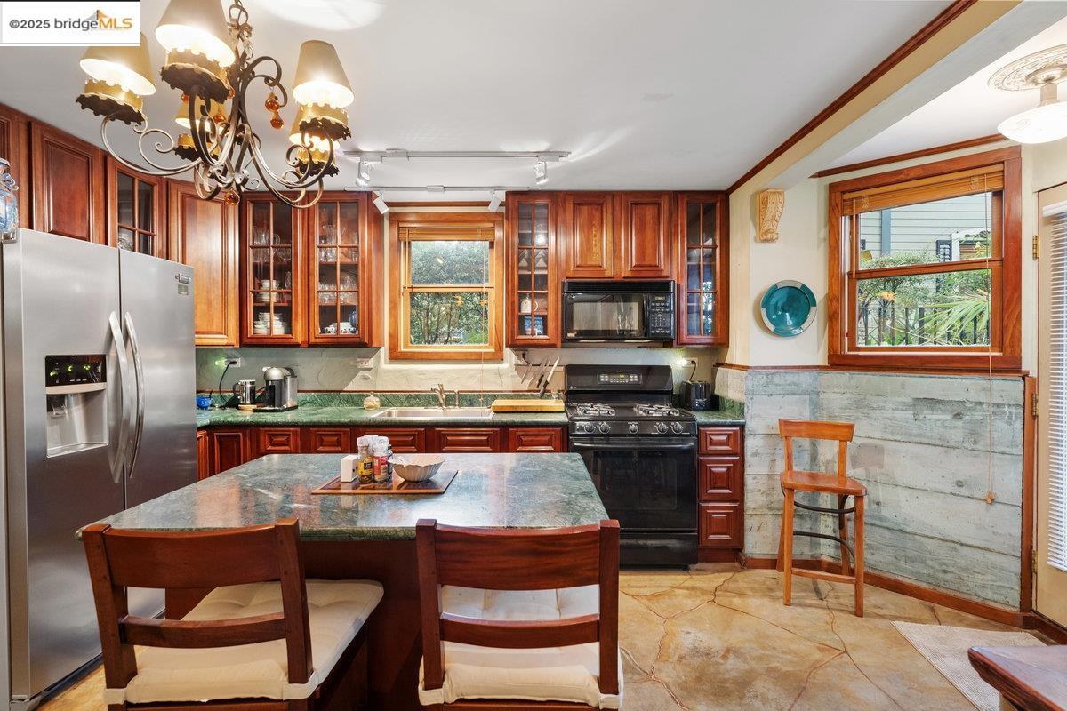 Detail Gallery Image 21 of 49 For 1924 7th Ave, Oakland,  CA 94606 - – Beds | – Baths