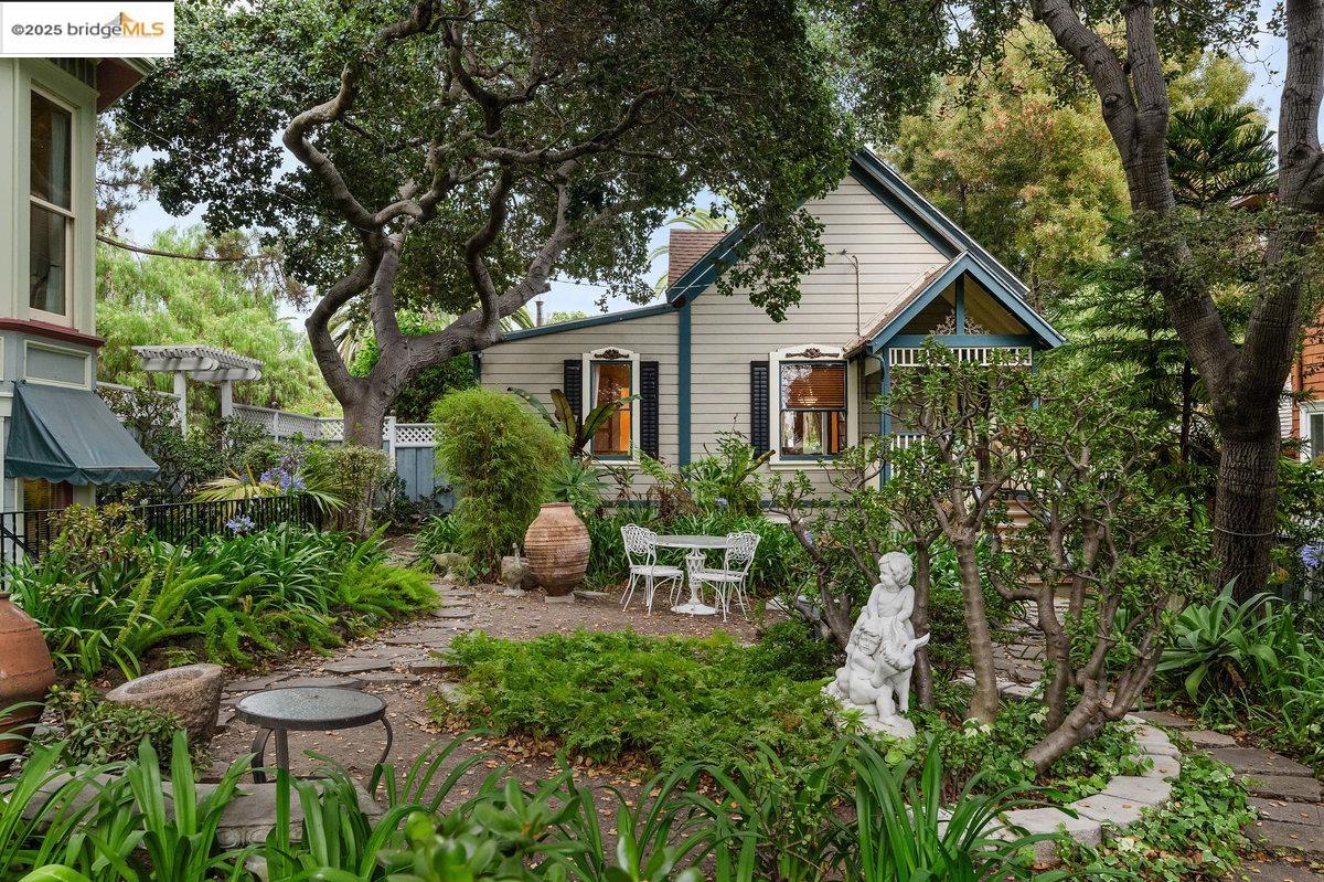 Detail Gallery Image 26 of 49 For 1924 7th Ave, Oakland,  CA 94606 - – Beds | – Baths