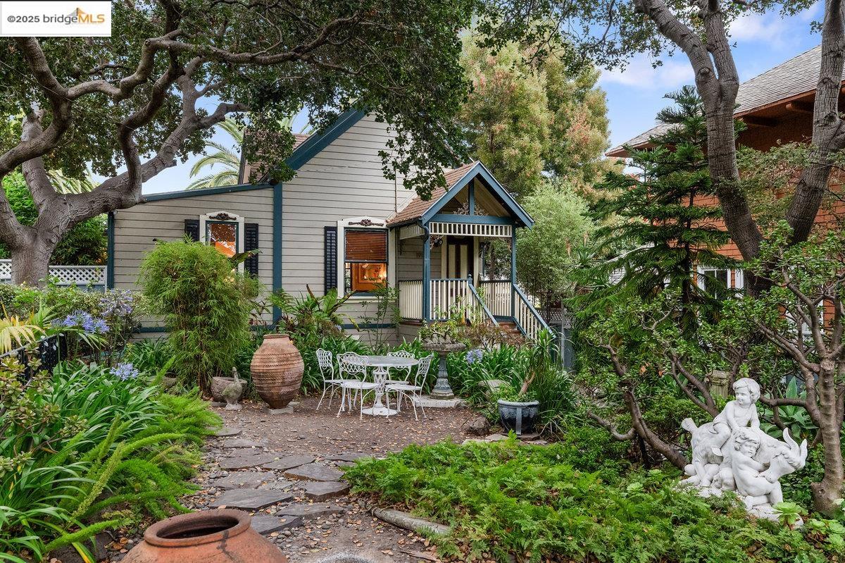 Detail Gallery Image 27 of 49 For 1924 7th Ave, Oakland,  CA 94606 - – Beds | – Baths