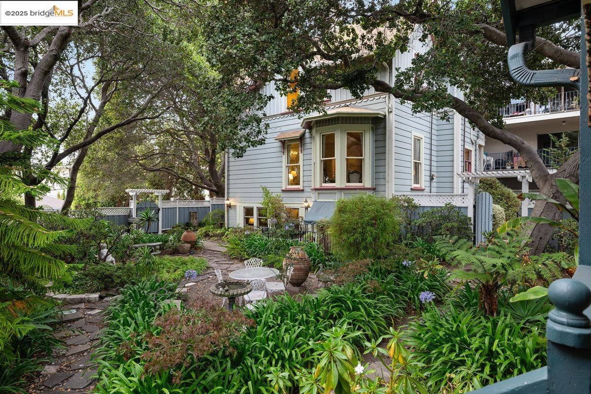 Detail Gallery Image 29 of 49 For 1924 7th Ave, Oakland,  CA 94606 - – Beds | – Baths