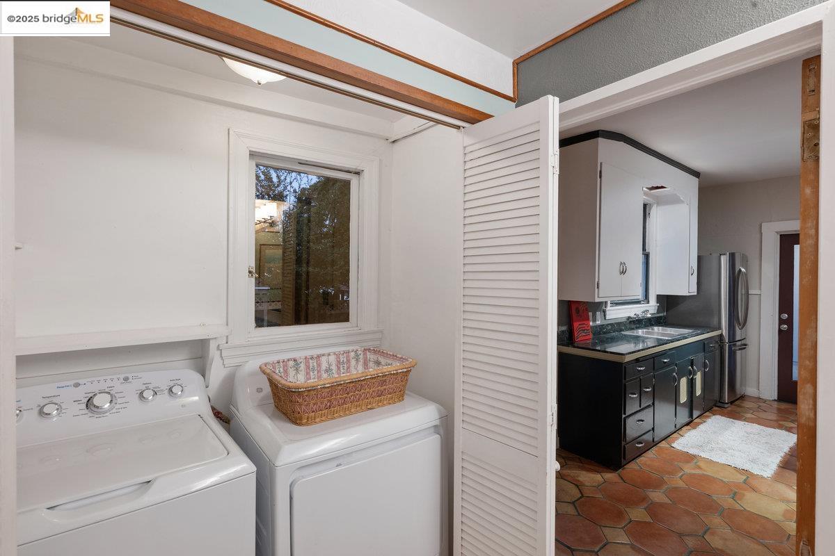 Detail Gallery Image 40 of 49 For 1924 7th Ave, Oakland,  CA 94606 - – Beds | – Baths