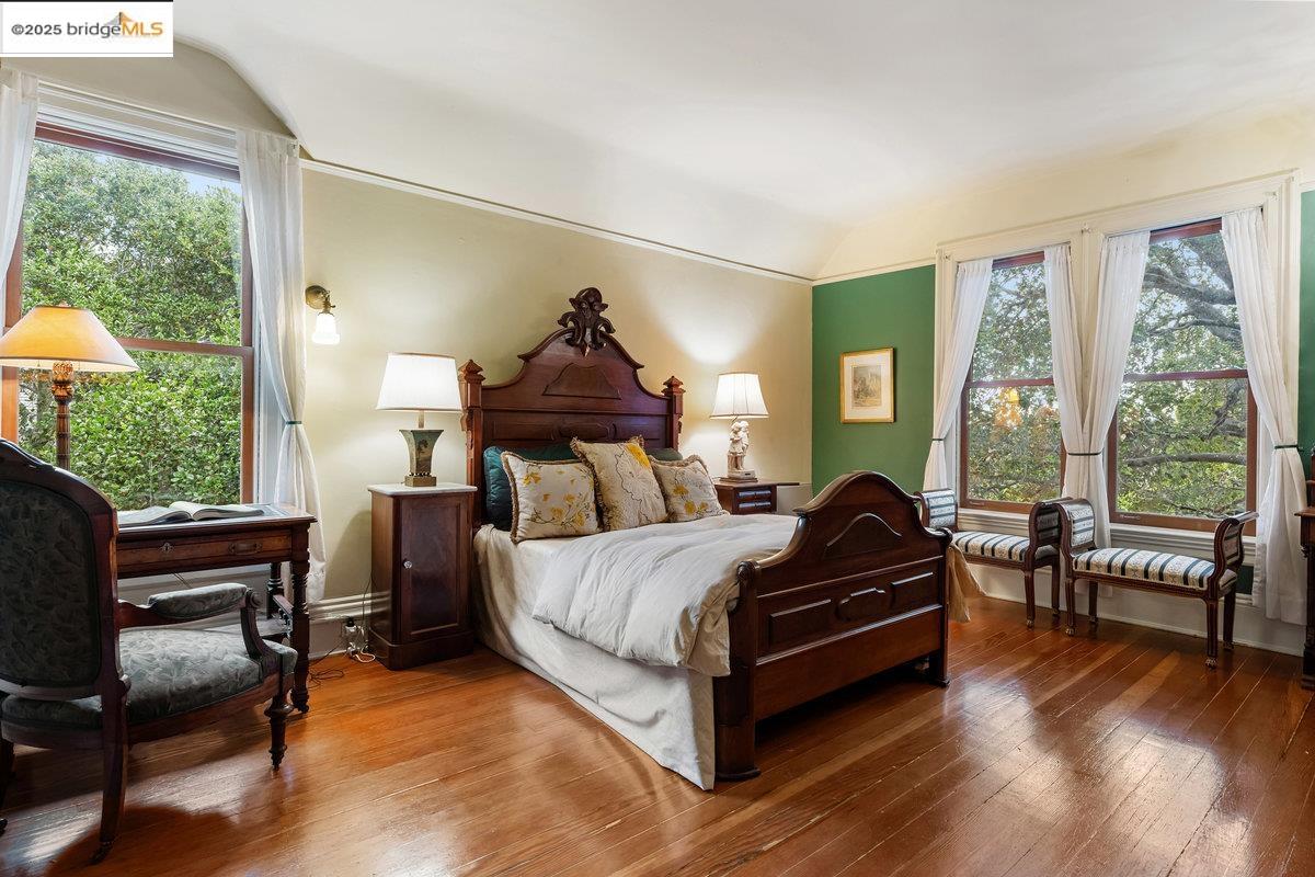 Detail Gallery Image 9 of 49 For 1924 7th Ave, Oakland,  CA 94606 - – Beds | – Baths