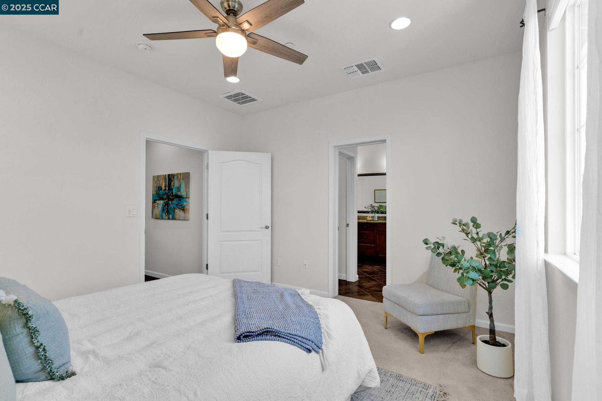 Detail Gallery Image 23 of 42 For 6983 Alamo Creek Trl, Dublin,  CA 94568 - 4 Beds | 3/1 Baths