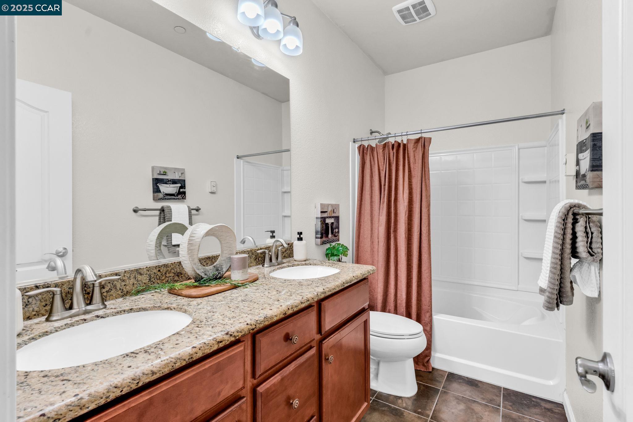 Detail Gallery Image 30 of 42 For 6983 Alamo Creek Trl, Dublin,  CA 94568 - 4 Beds | 3/1 Baths