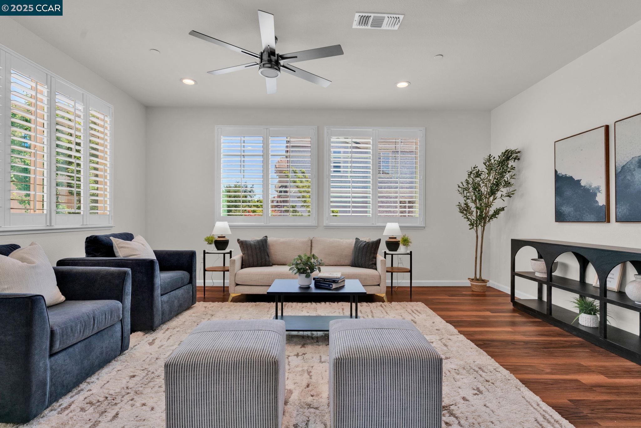 Detail Gallery Image 9 of 42 For 6983 Alamo Creek Trl, Dublin,  CA 94568 - 4 Beds | 3/1 Baths