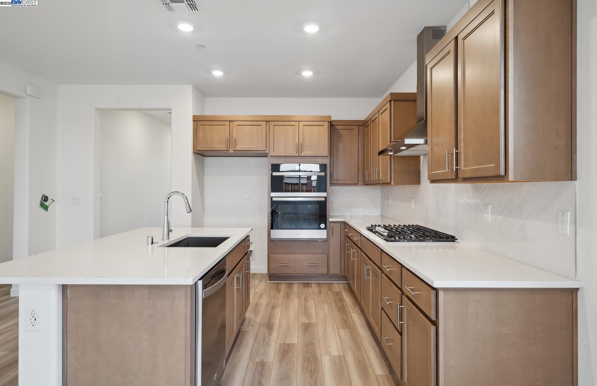 Detail Gallery Image 12 of 47 For 17870 Brightwood Avenue, Lathrop,  CA 95330 - 2 Beds | 2 Baths