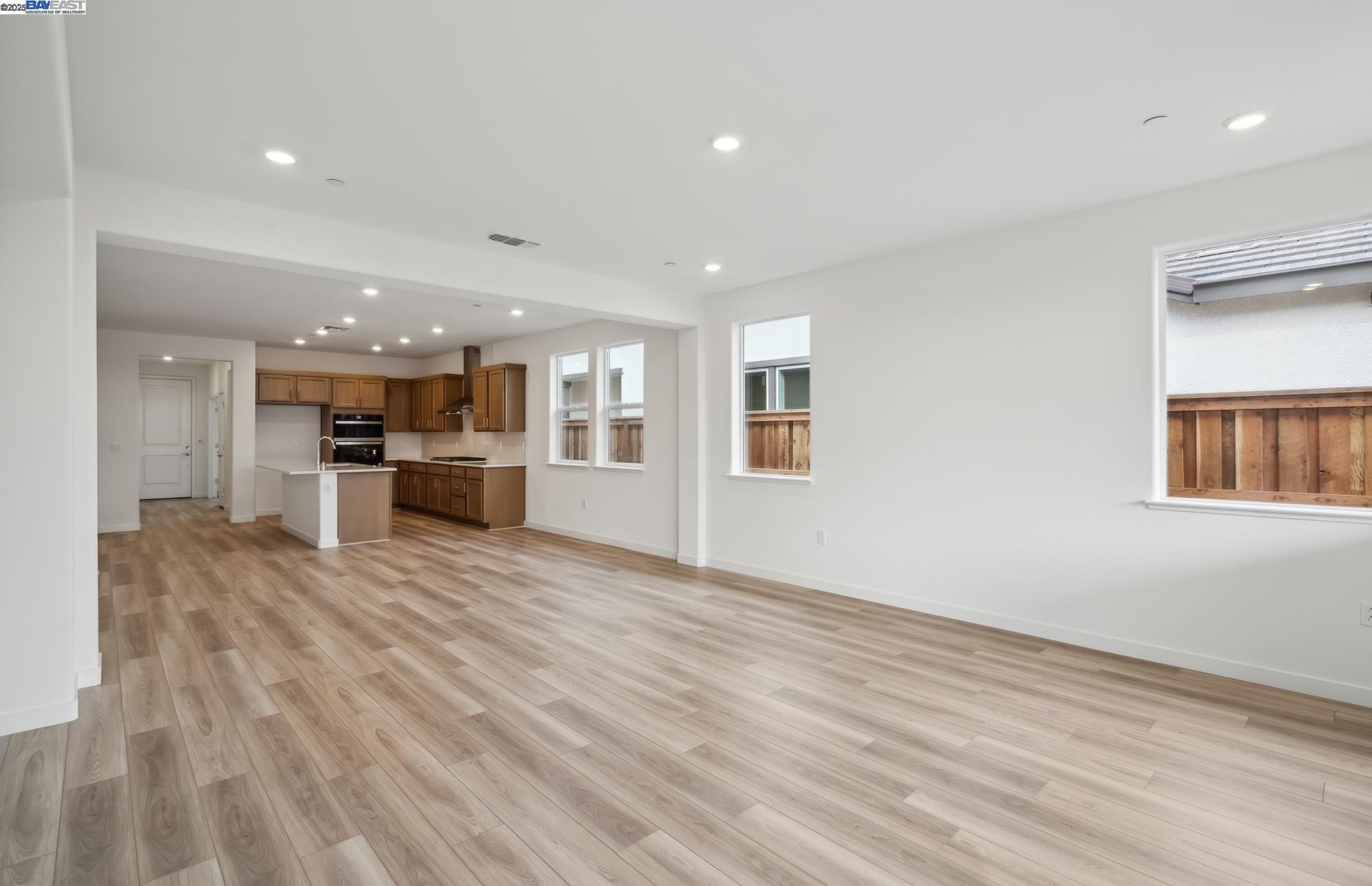 Detail Gallery Image 9 of 47 For 17870 Brightwood Avenue, Lathrop,  CA 95330 - 2 Beds | 2 Baths